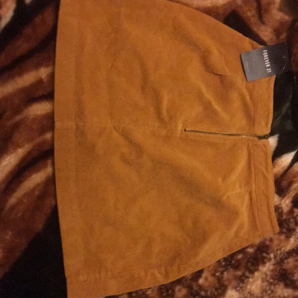 Cute forever 21 short skirt never been worn !!! - Picture 2 of 2